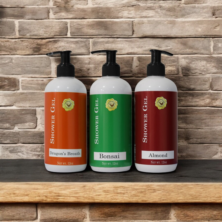 6 shower gel bottles with Me&T Labels on a minimalist background